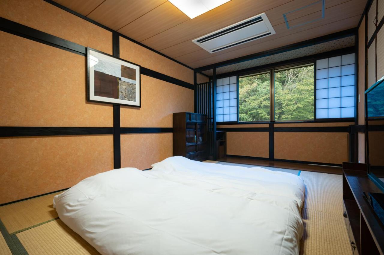 Onsen Guest House Tsutaya Hakone Exterior photo