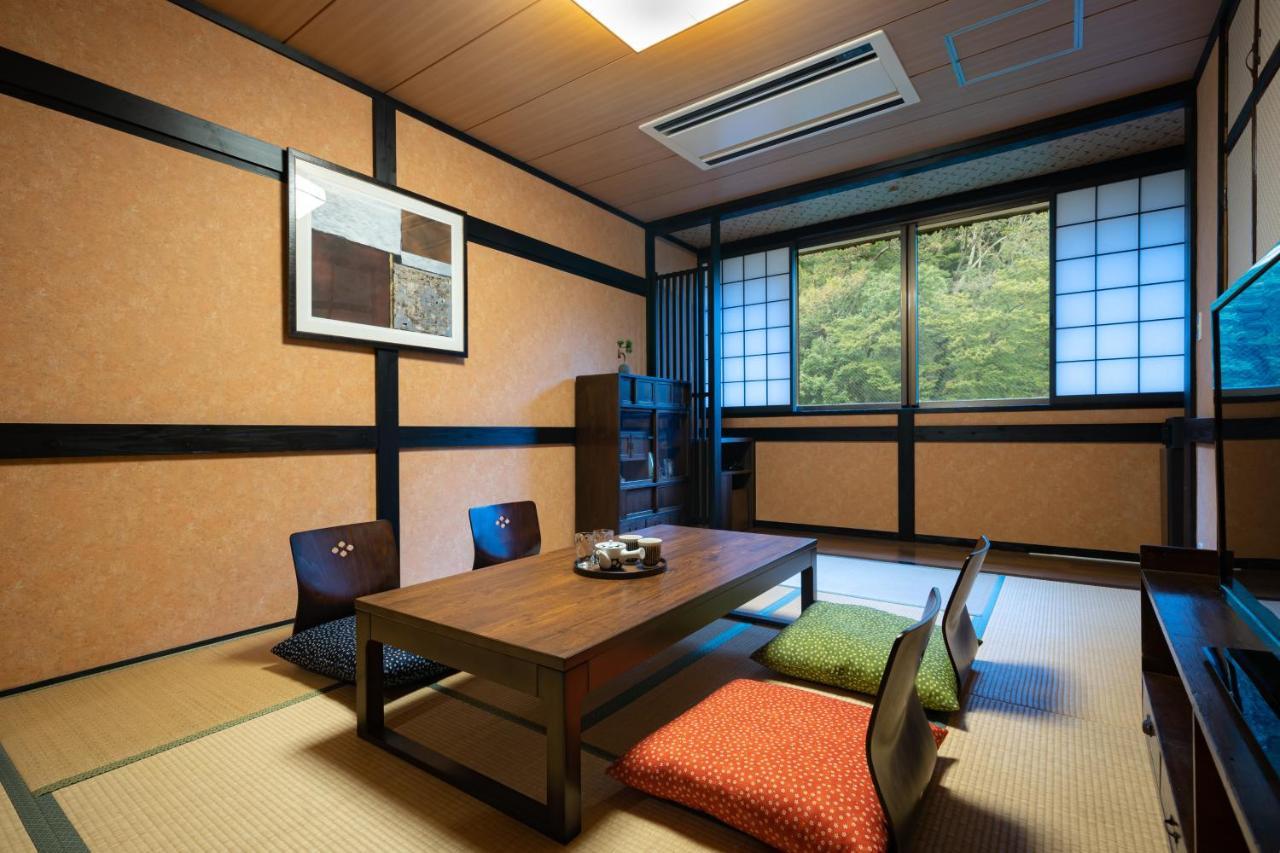 Onsen Guest House Tsutaya Hakone Exterior photo